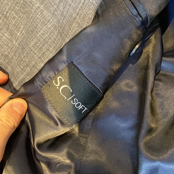S.Cohen structured blazer. 2 button with dual vents in the back. - Picture 2 of 3